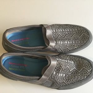 Sketchers Relaxed Fit Memory Foam Sneakers